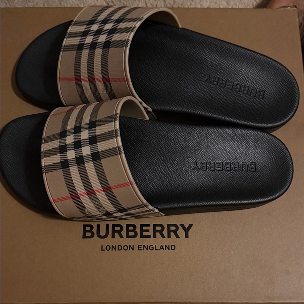 Burberry Men’s Nova Check Slide Sandals in Beige and Black